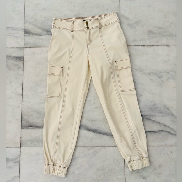 Almost Famous Pants Cargo Tapered Leg Cotton Stretch Beige Women M Utility - Picture 1 of 9